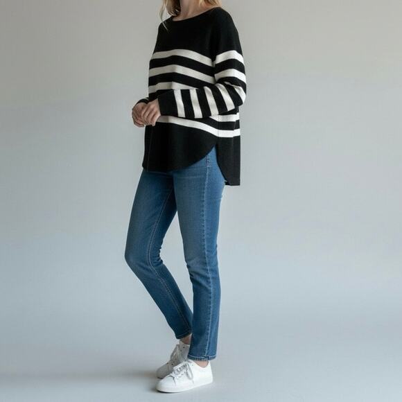 ANDREE BY UNIT Sweaters - Andrée by Unit Green White Striped Sweater Button Back Women’s Large